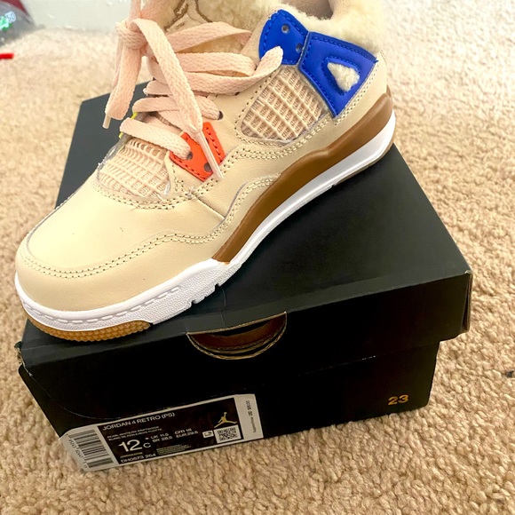 New with box - Picture 2 of 3